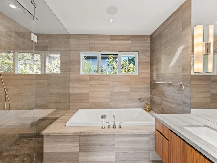 6350 Macdonald Street, Vancouver, BC, V6N 1E6 - 22