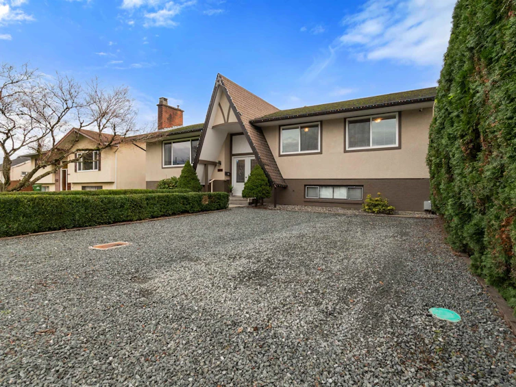 9490 Tupper Street, Chilliwack, BC, V2P 4G4 - 2