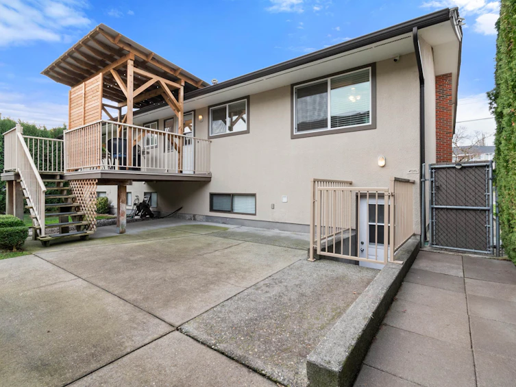 9490 Tupper Street, Chilliwack, BC, V2P 4G4 - 4