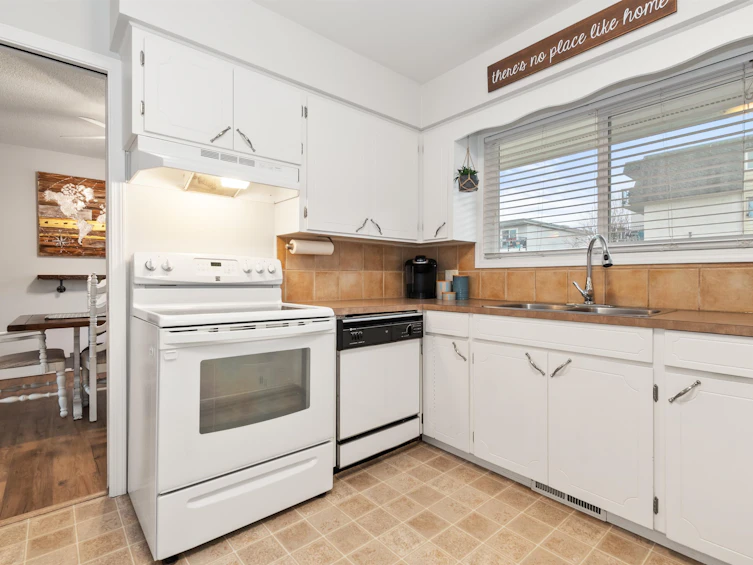 9490 Tupper Street, Chilliwack, BC, V2P 4G4 - 17