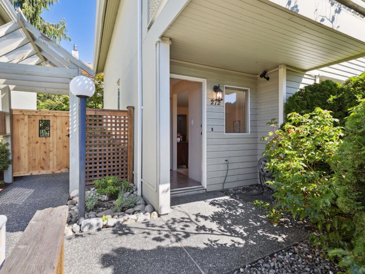 272 E 4th Street, North Vancouver, BC, V7L 1H9 - 5