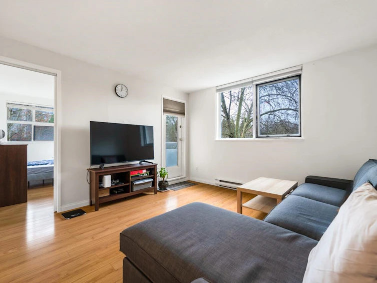 310-10523 University Drive, Surrey, BC, V3T 5T8 - 10