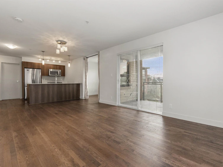 323-7058 14th Avenue, Burnaby, BC, V3N 0E6 - 12