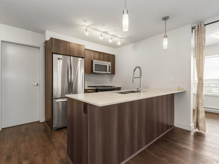 323-7058 14th Avenue, Burnaby, BC, V3N 0E6 - 15