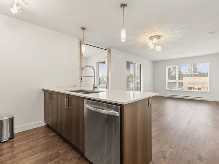 323-7058 14th Avenue, Burnaby, BC, V3N 0E6 - 18