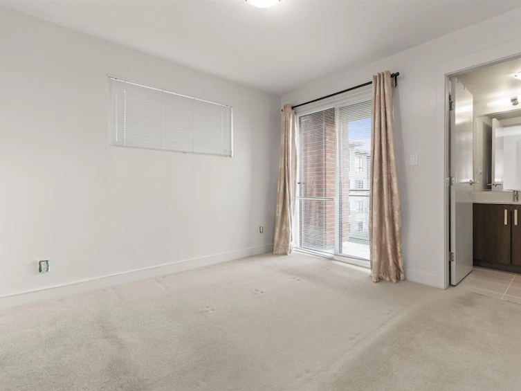 323-7058 14th Avenue, Burnaby, BC, V3N 0E6 - 23
