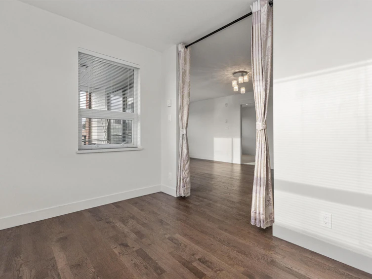 323-7058 14th Avenue, Burnaby, BC, V3N 0E6 - 24