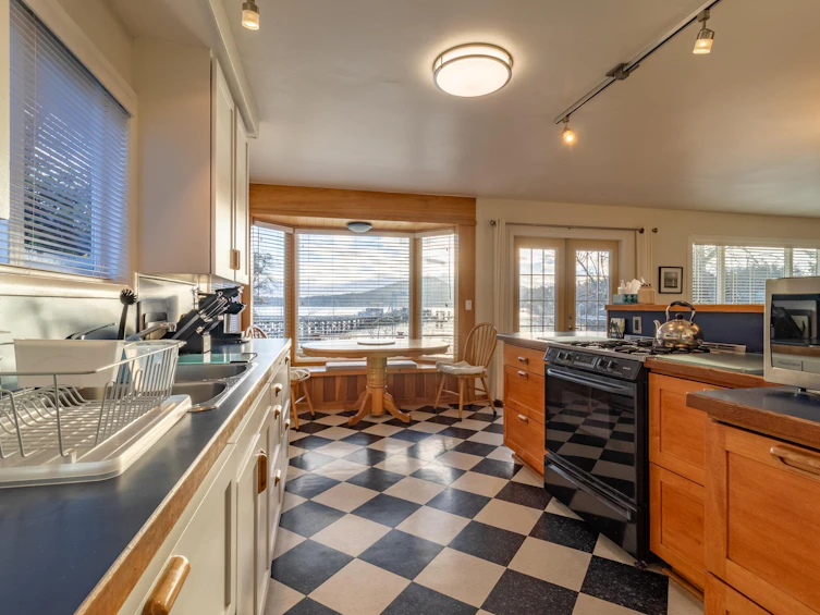 73 Madrona Road, Galiano Island, BC, V0N 1P0 - 24