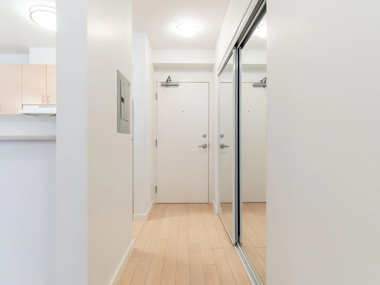 201-1033 St. Georges Avenue, North Vancouver, BC, V7L 3H5 - 14