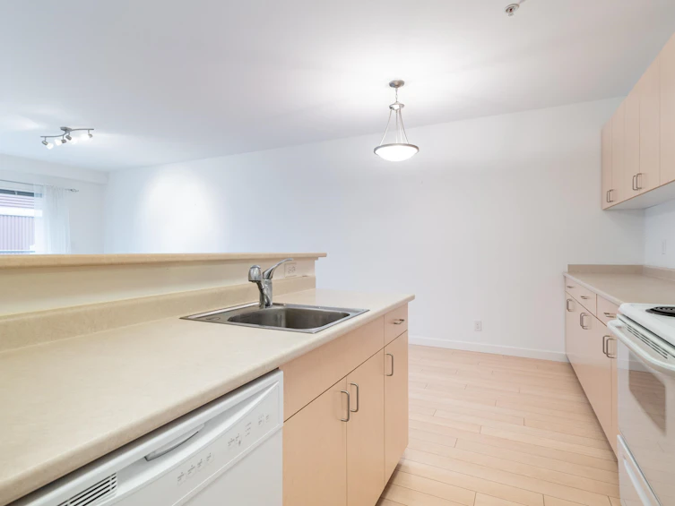 201-1033 St. Georges Avenue, North Vancouver, BC, V7L 3H5 - 16