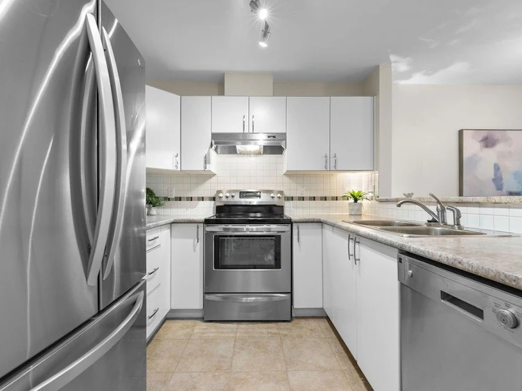 208-175 E 10th Street, North Vancouver, BC, V7L 4W1 - 11