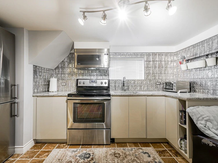 869 W 17th Avenue, Vancouver, BC, V5Z 1V3 - 22