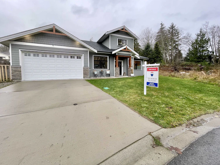 6083 Rosewood Place, Sechelt, BC, V7Z 0V6 - 2