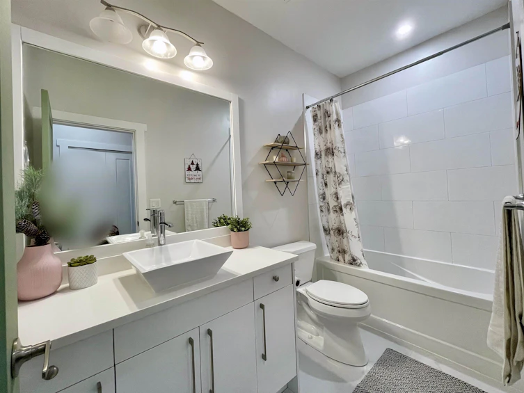 6083 Rosewood Place, Sechelt, BC, V7Z 0V6 - 6