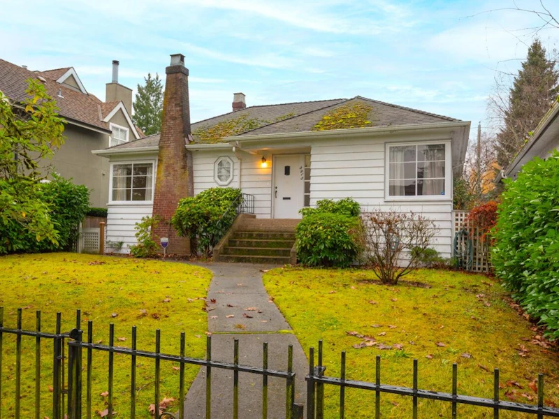 3915 W 32nd Avenue, Vancouver BC V6S 1Z4