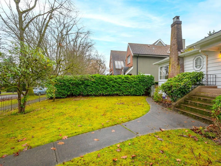 3915 W 32nd Avenue, Vancouver, BC, V6S 1Z4 - 2