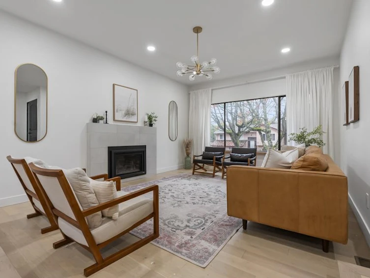14041 88a Avenue, Surrey, BC, V3V 7H4