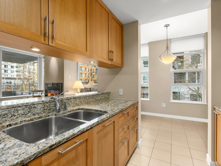 306-3382 Wesbrook Mall, Vancouver, BC, V6S 0A7 - 12