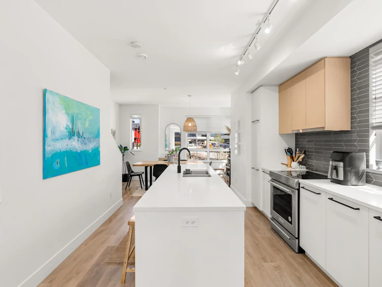 1369 Marinaside Place, Squamish, BC, V8B 1A8 - 17