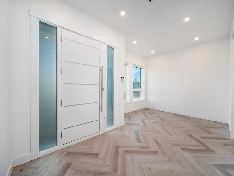 1260 E 54th Avenue, Vancouver, BC, V5X 1L9 - 3