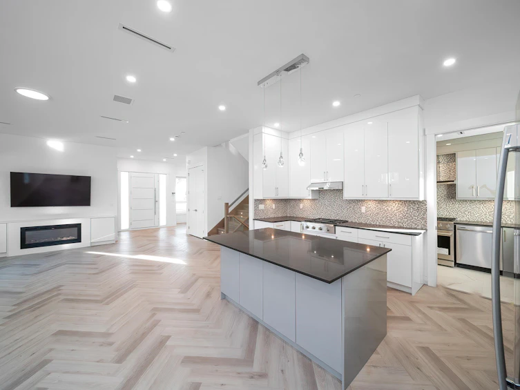 1260 E 54th Avenue, Vancouver, BC, V5X 1L9 - 14