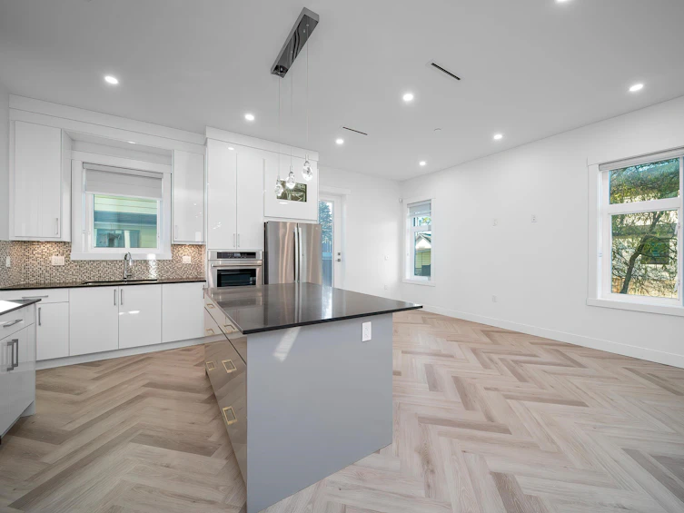 1260 E 54th Avenue, Vancouver, BC, V5X 1L9 - 11