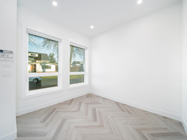 1260 E 54th Avenue, Vancouver, BC, V5X 1L9 - 4