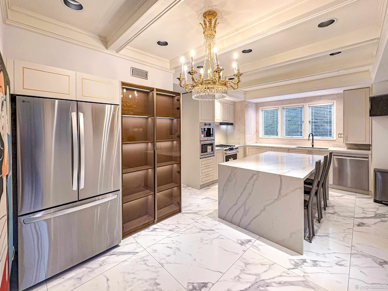 1080 Wolfe Avenue, Vancouver BC V6H 1V8