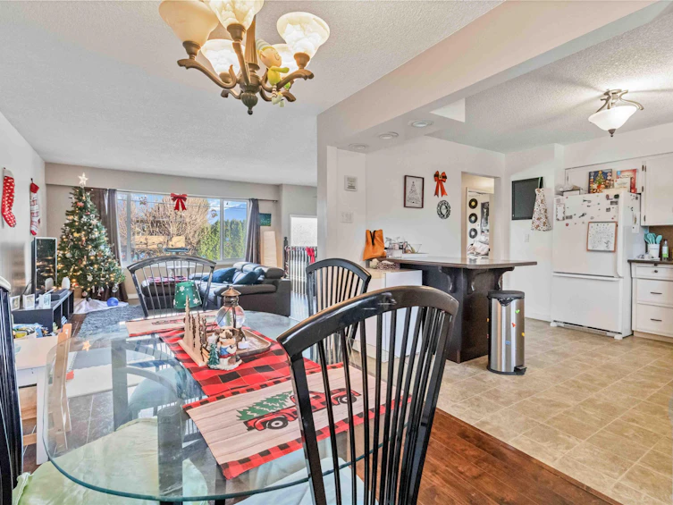 8482 Hilton Drive, Chilliwack, BC, V2P 4Y1 - 8