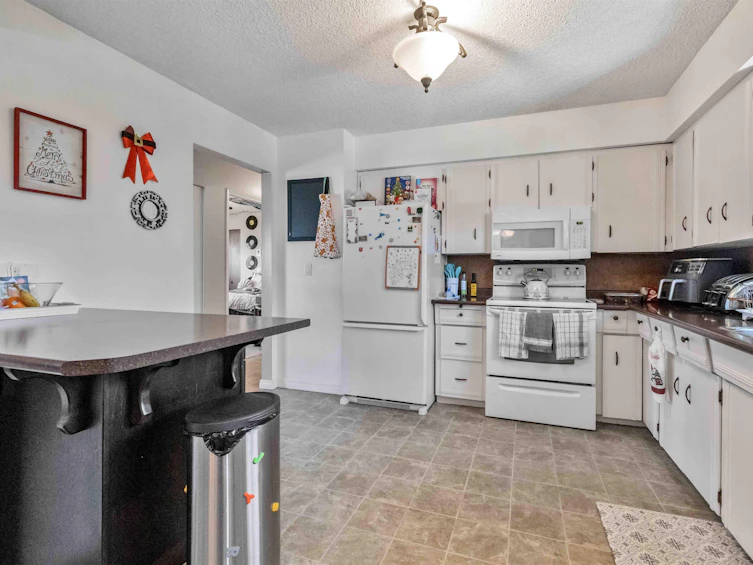 8482 Hilton Drive, Chilliwack, BC, V2P 4Y1 - 10