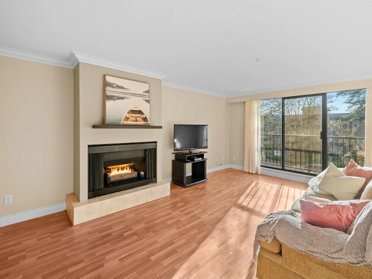 102-120 E 5th Street, North Vancouver, BC, V7L 1L5 - 7