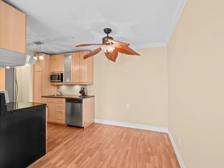 102-120 E 5th Street, North Vancouver, BC, V7L 1L5 - 9