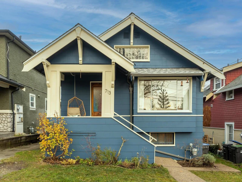 713 Fourteenth Street, New Westminster BC V3M 4P4
