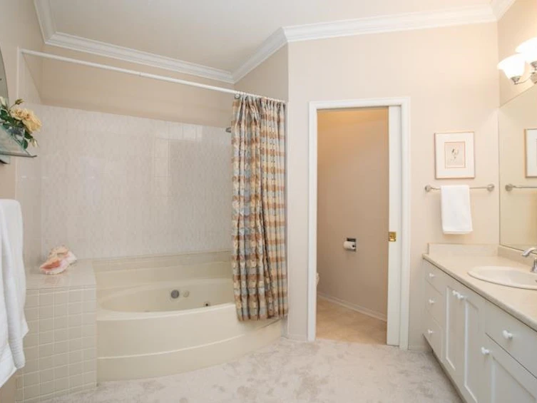 207-7671 Abercrombie Drive, Richmond, BC, V6Y 3N3 - 18