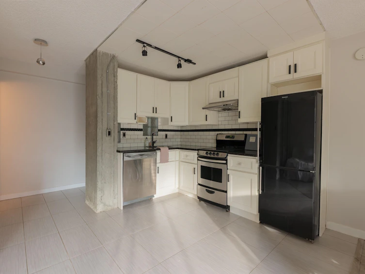 207-2012 Fullerton Avenue, North Vancouver, BC, V7P 3E3 - 5