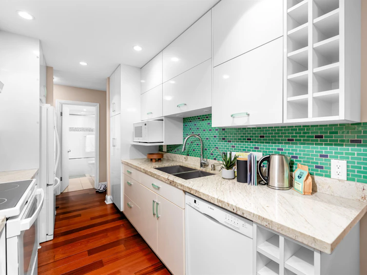213-1424 Walnut Street, Vancouver, BC, V6J 3R3 - 9
