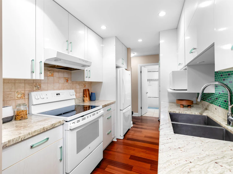 213-1424 Walnut Street, Vancouver, BC, V6J 3R3 - 10