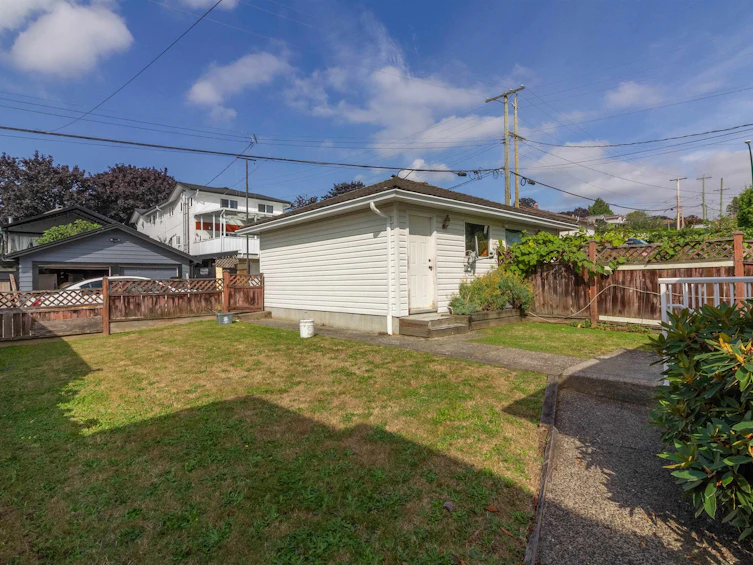3797 Parker Street, Burnaby, BC, V5C 3B3 - 25