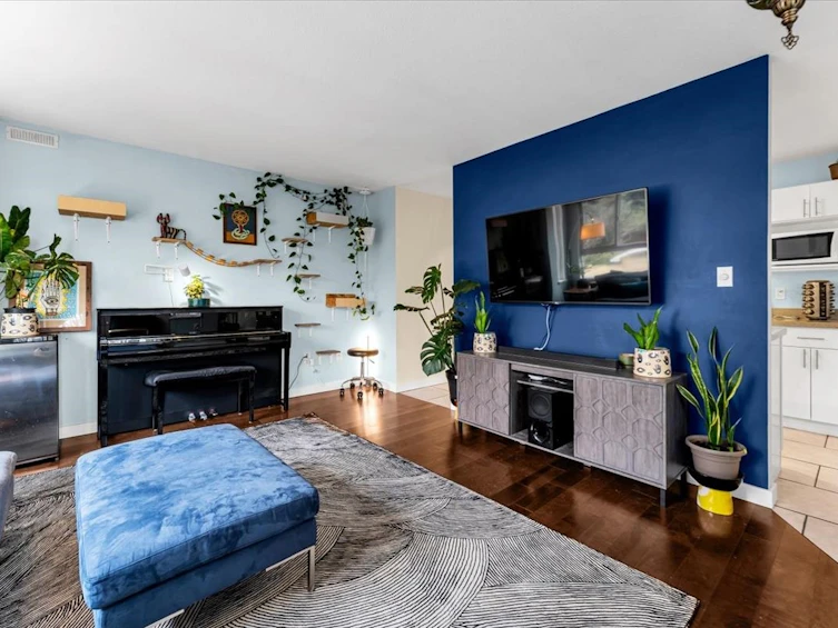 208-1641 Woodland Drive, Vancouver, BC, V5L 3S9 - 5