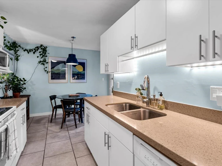 208-1641 Woodland Drive, Vancouver, BC, V5L 3S9 - 17