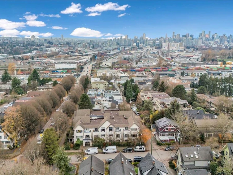208-1641 Woodland Drive, Vancouver, BC, V5L 3S9 - 27
