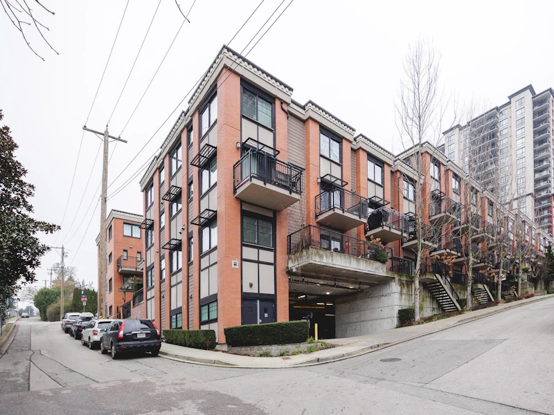 27 - 838 Royal Avenue, New Westminster BC V3M 1J9