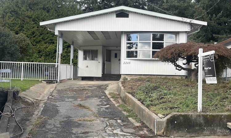2215 Crystal Court