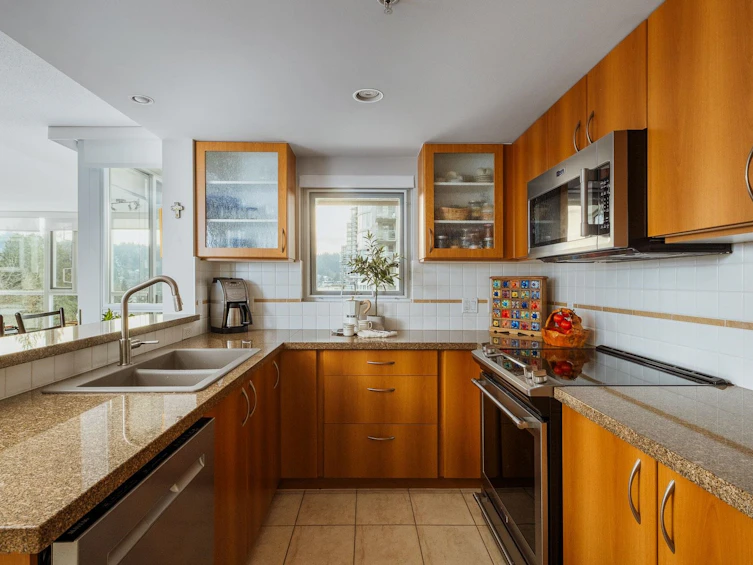 1003-235 Guildford Way, Port Moody, BC, V3H 5L8 - 15
