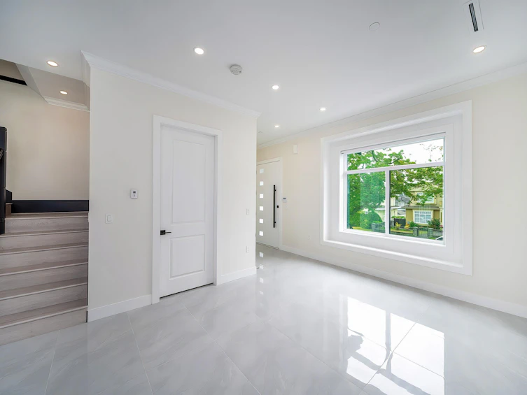 5531 Slocan Street, Vancouver, BC, V5R 2A9 - 10