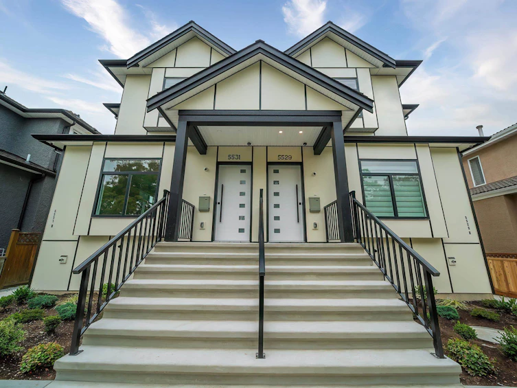 5529 Slocan Street, Vancouver, BC, V5R 2A9 - 2