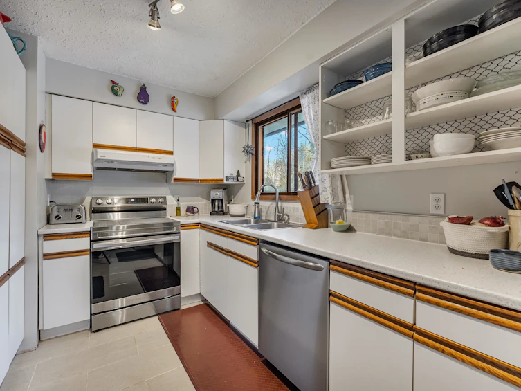 2035 Spruce Drive, Squamish, BC, V8B 0W8 - 10