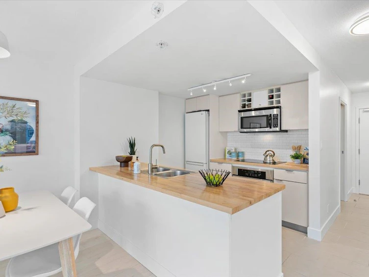 2305-788 Hamilton Street, Vancouver, BC, V6B 0E9 - 7