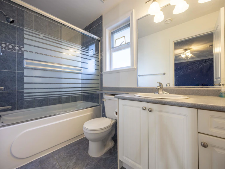 13305 87b Avenue, Surrey, BC, V3W 6B9 - 27
