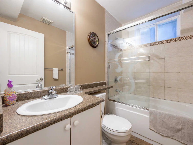 13305 87b Avenue, Surrey, BC, V3W 6B9 - 12